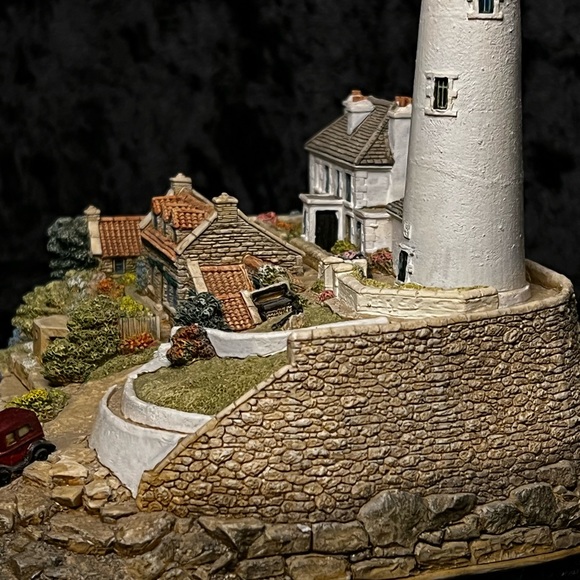 Very Rare Lilliput Lane, St. Mary’s Lighthouse Disneyana Special Edition - Picture 11 of 16